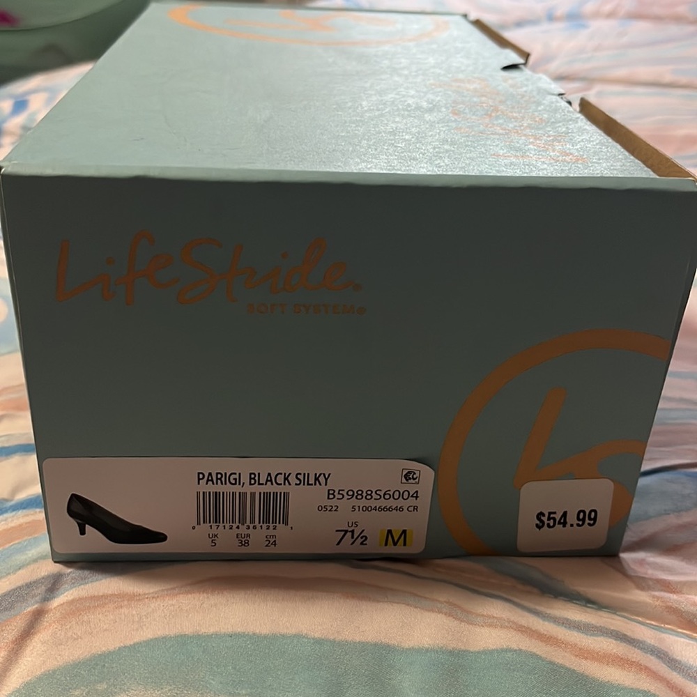 Heels - Picture 4 of 4